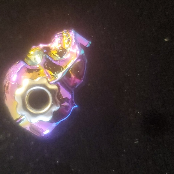 New Rainbow Titanium Hematite Skull Pendant. - Picture 2 of 7